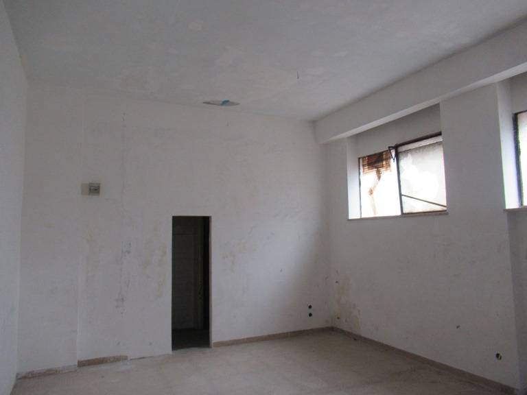 Locale commerciale in vendita a Pescara, Zona Ospedale