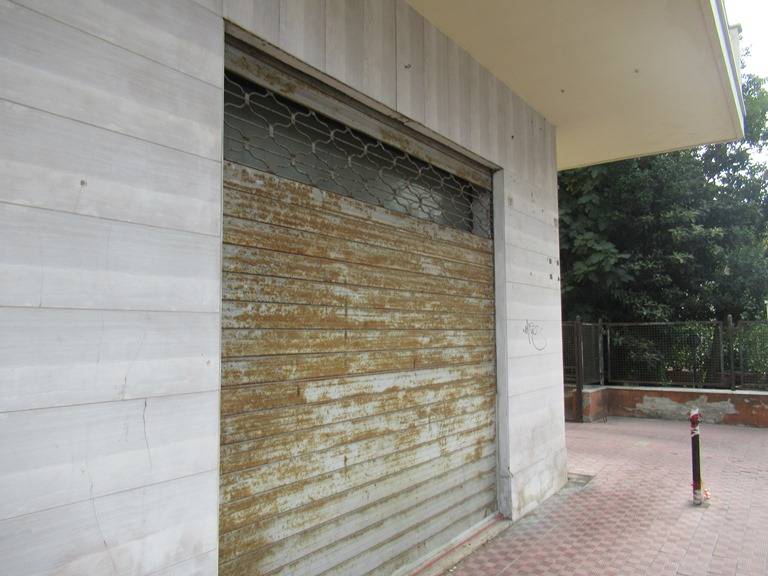 Locale commerciale in vendita a Pescara, Zona Ospedale