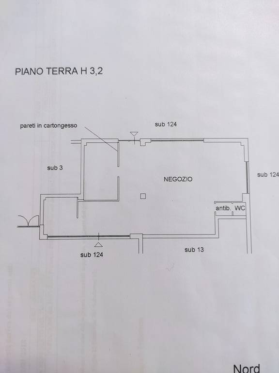 Locale commerciale in vendita a Spoltore, Villa Raspa