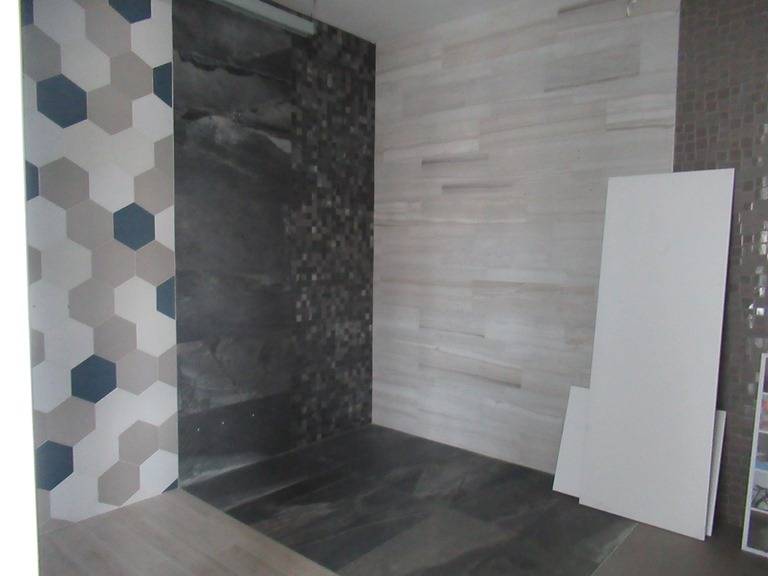 Locale commerciale in vendita a Spoltore, Villa Raspa