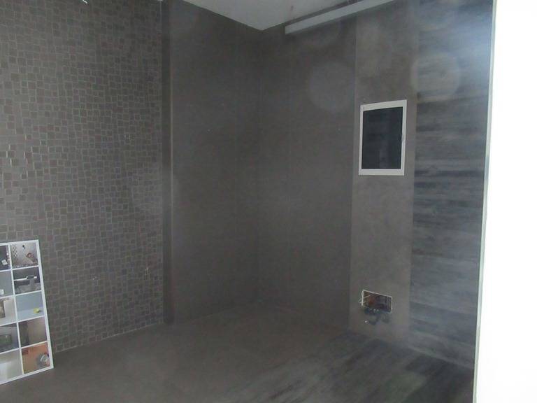 Locale commerciale in vendita a Spoltore, Villa Raspa