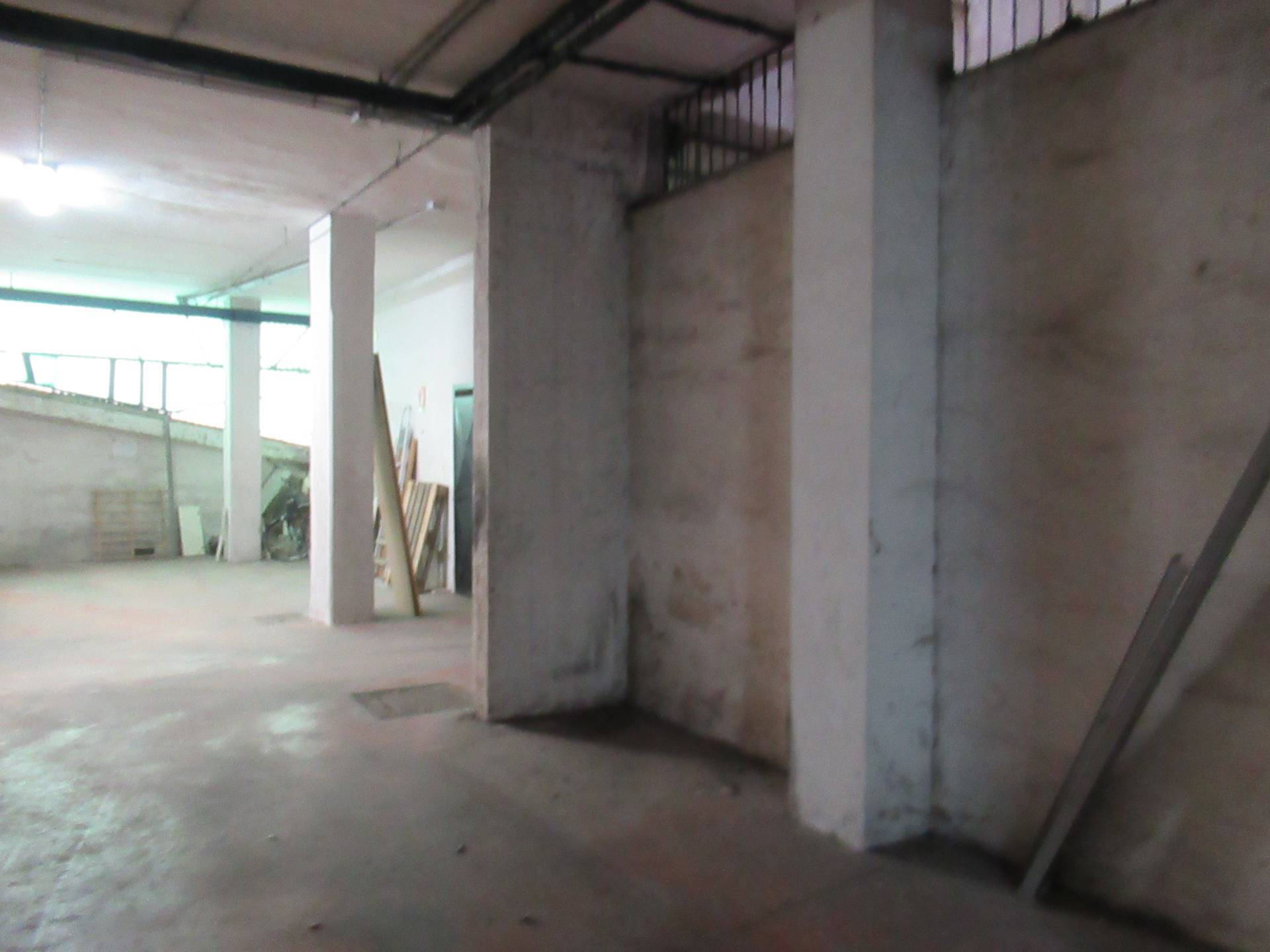 Box o garage in vendita a Pescara, Zona Ospedale