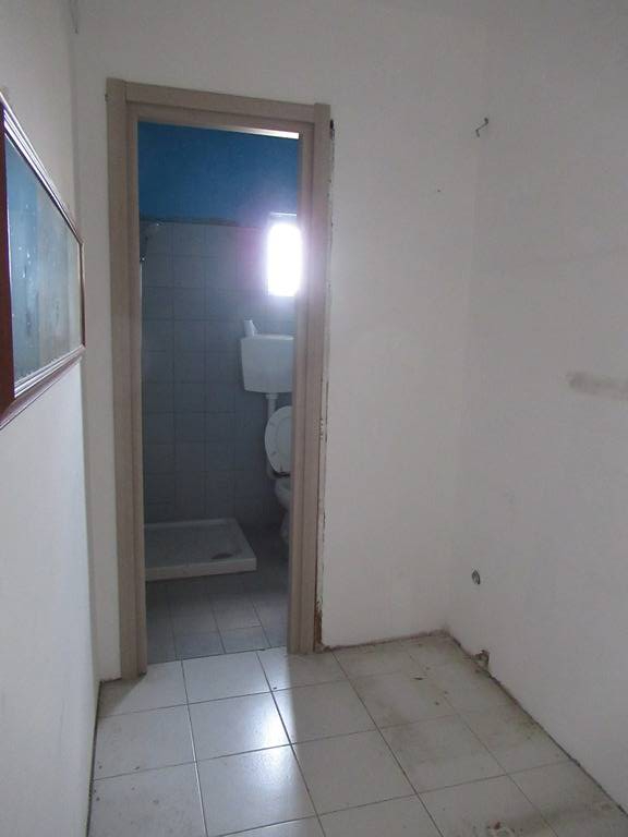 Locale commerciale in affitto a Spoltore, Santa Teresa