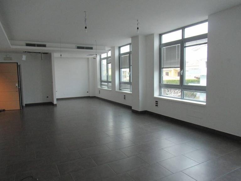 Studio/Ufficio in vendita a Spoltore, Villa Raspa