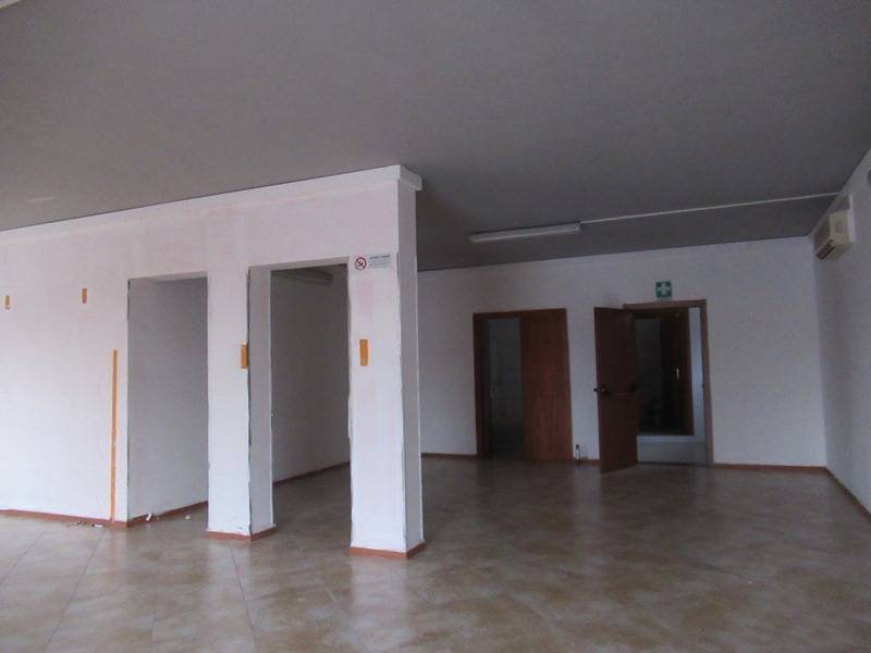 Locale commerciale in affitto a Cepagatti, VILLANOVA