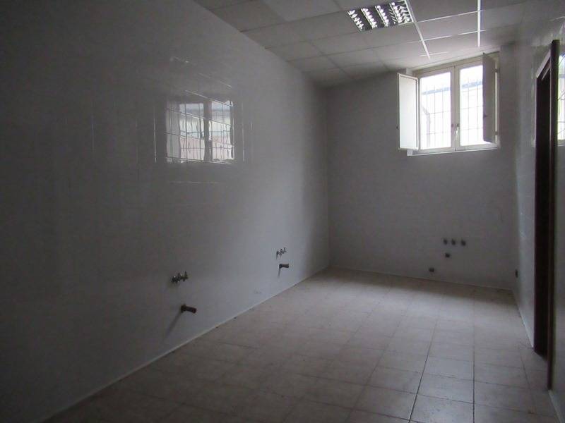 Locale commerciale in affitto a Cepagatti, VILLANOVA