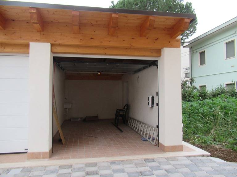 Box o garage in affitto a Pescara, Porta Nuova