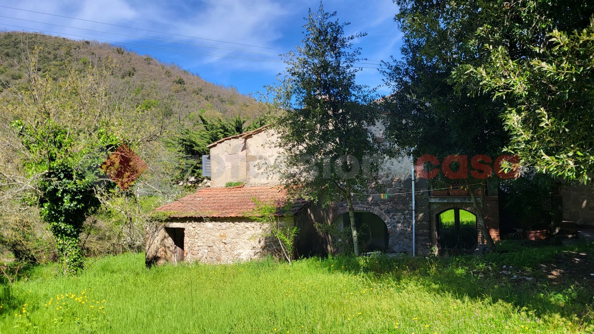 Trilocale da ristrutturare a Montecatini Val di Cecina
