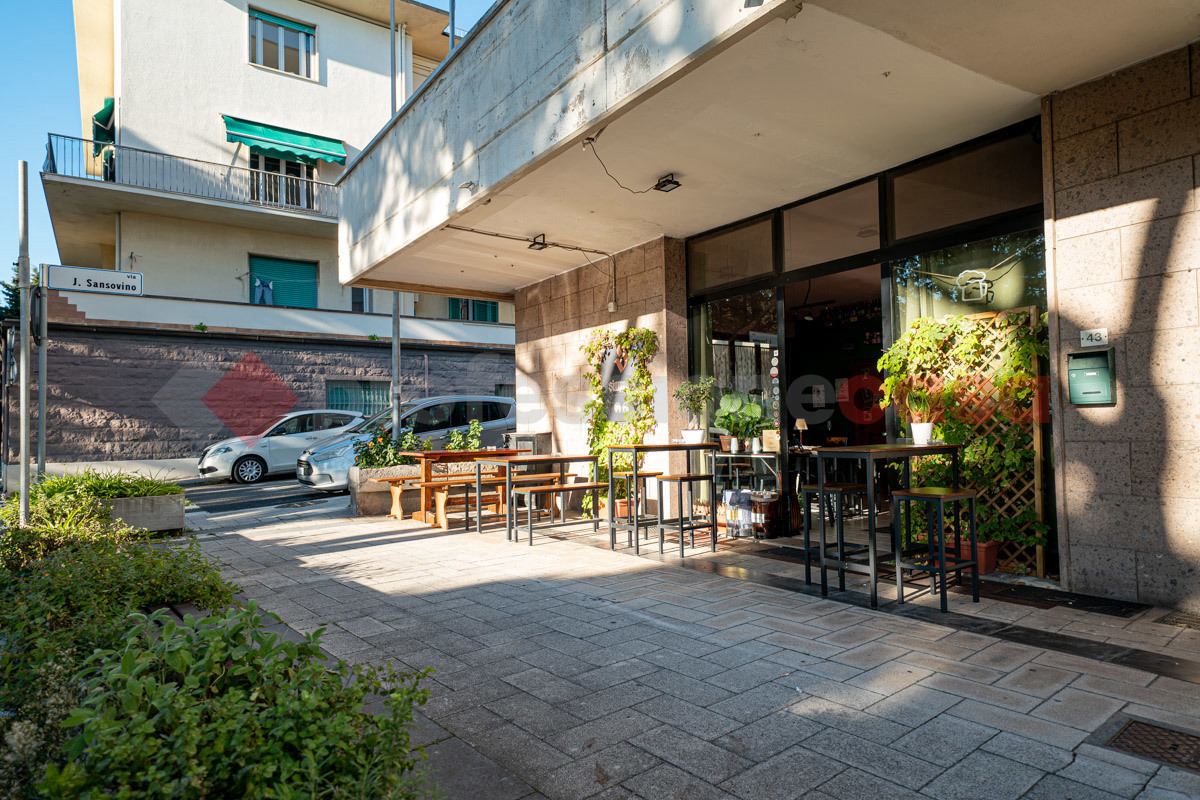 Negozio in vendita a Cecina