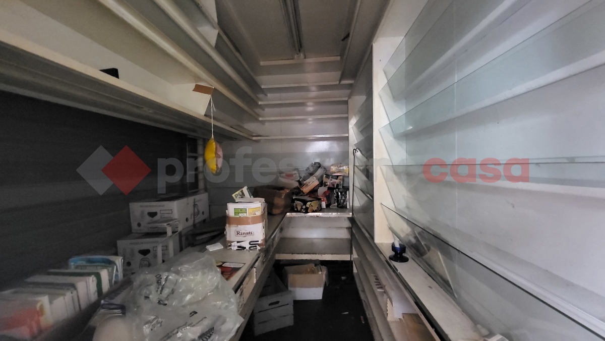 Attivit commerciale Bar e tabacchi in vendita a Cecina