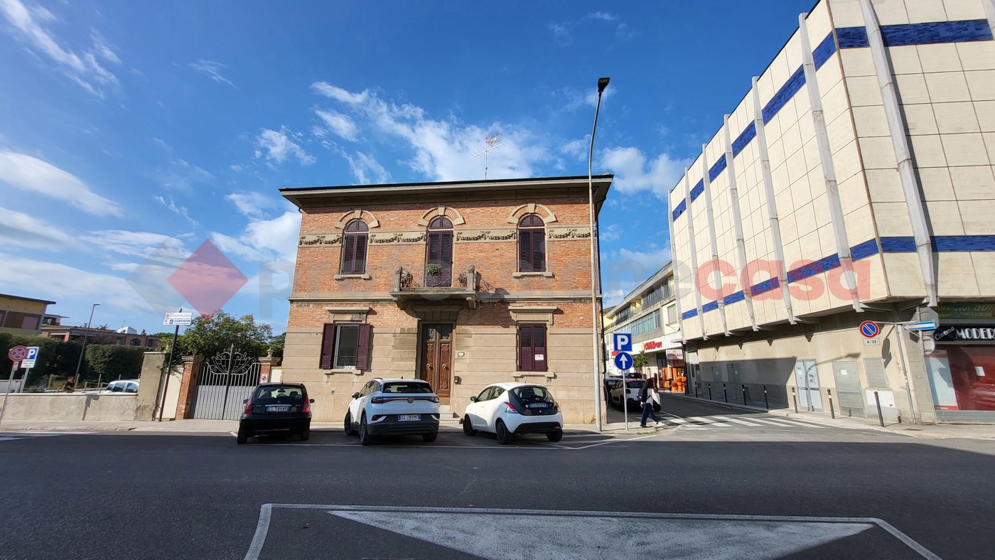 Ufficio in affitto a Cecina