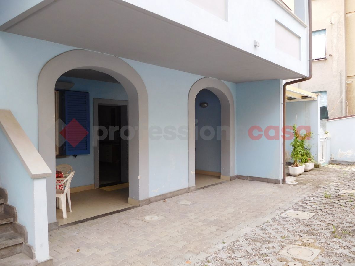 Bilocale in vendita a Cecina