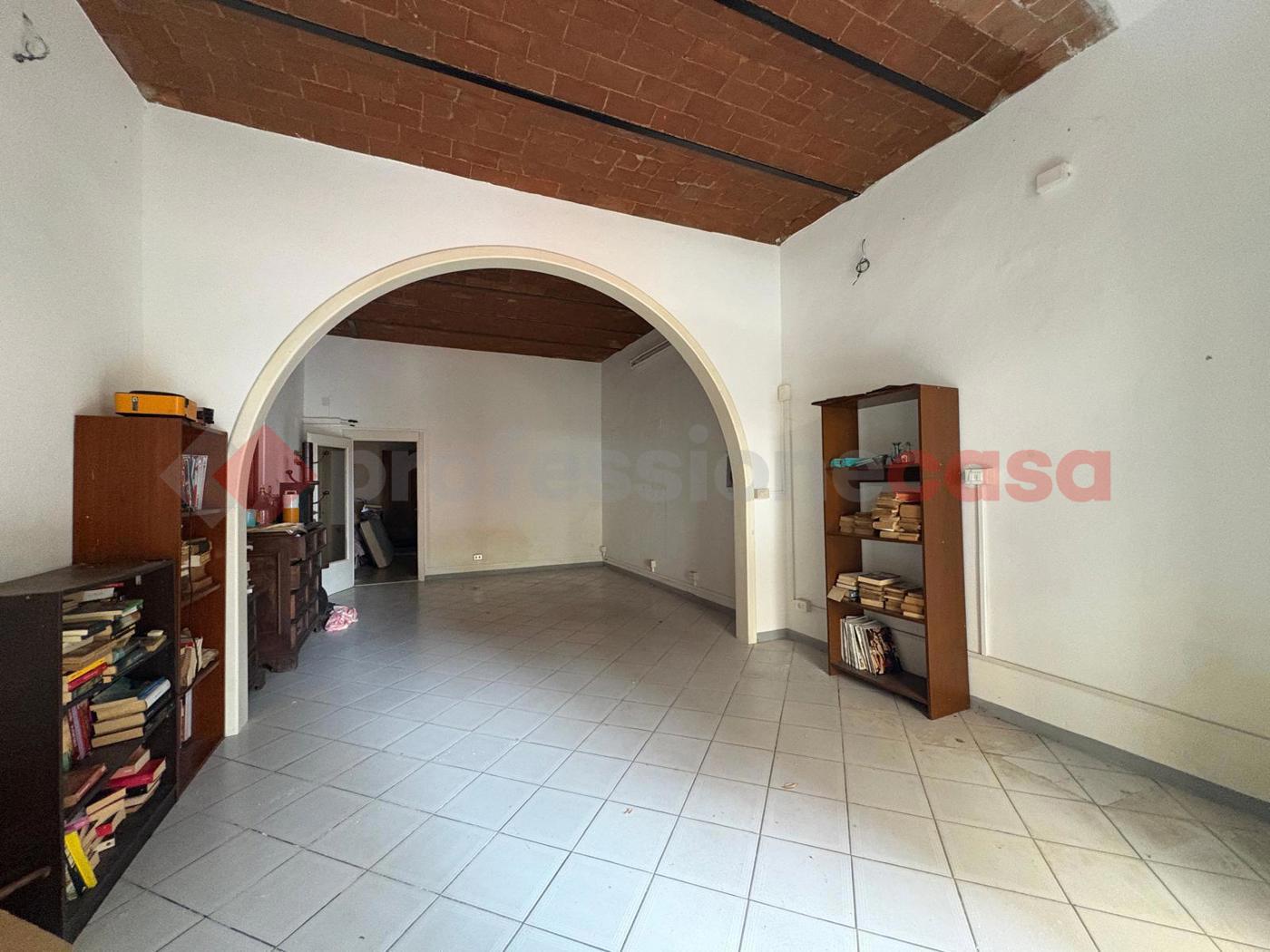 Negozio in affitto a Cecina