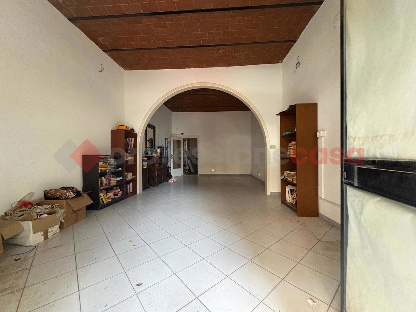 Negozio in affitto a Cecina