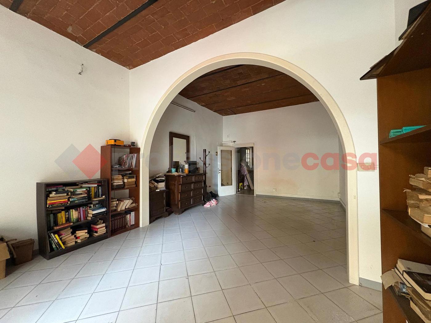 Negozio in affitto a Cecina