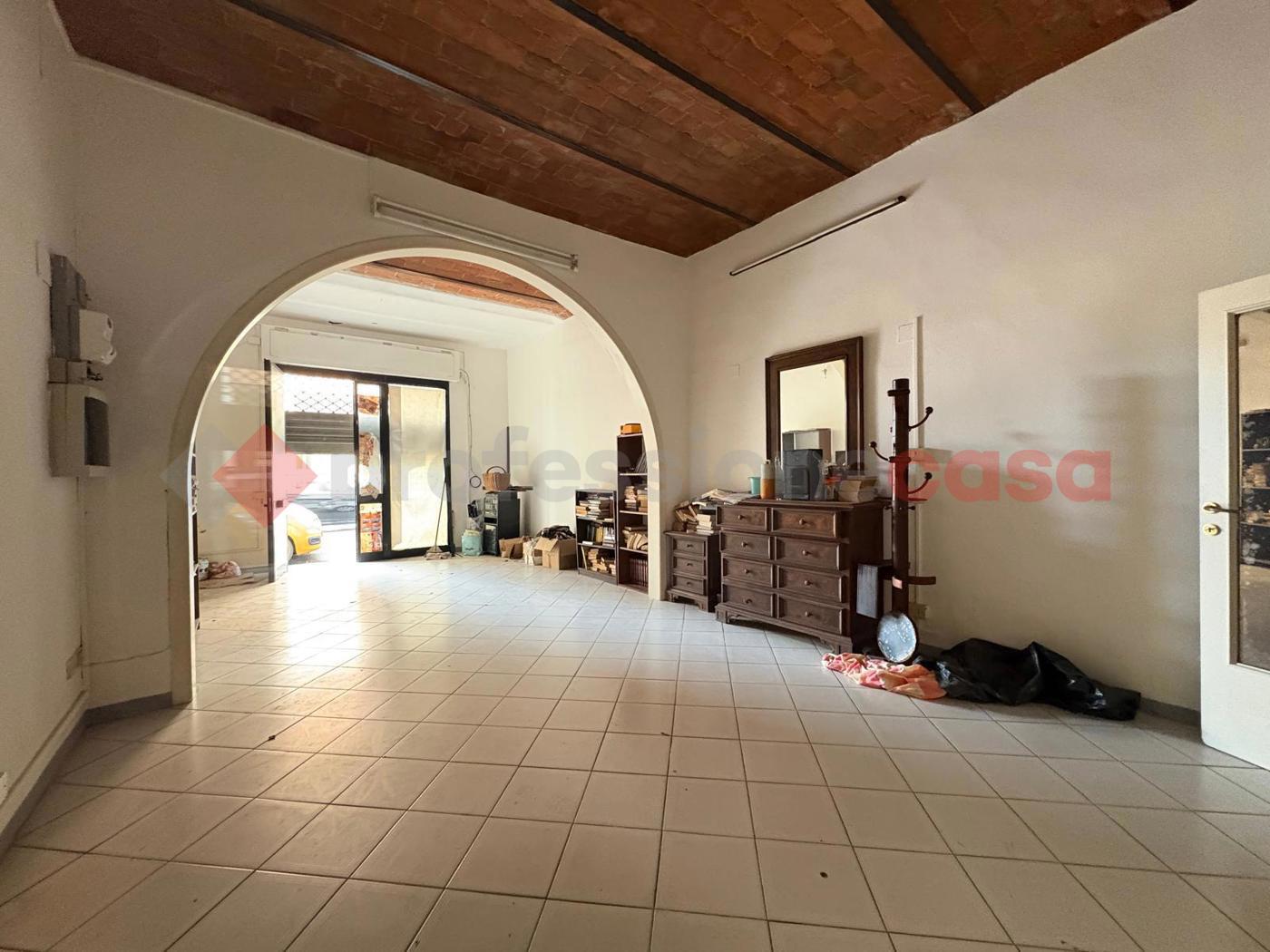 Negozio in affitto a Cecina