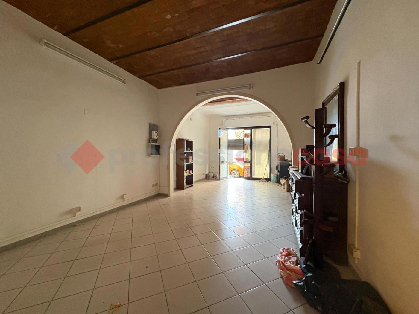 Negozio in affitto a Cecina