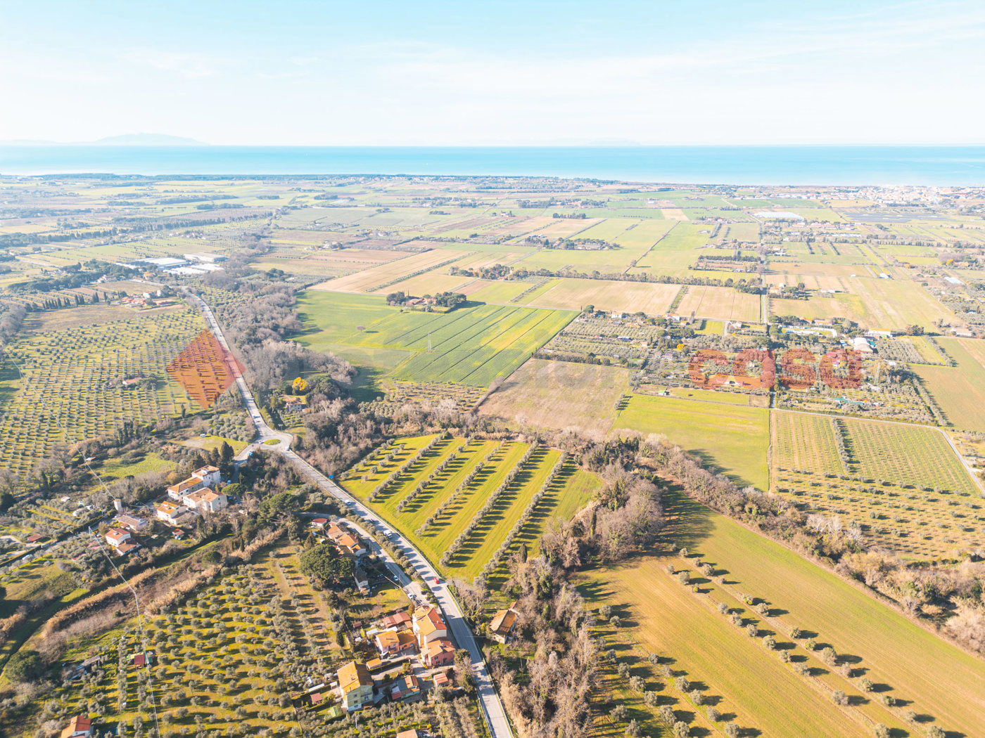 Magazzino con box doppio a Cecina