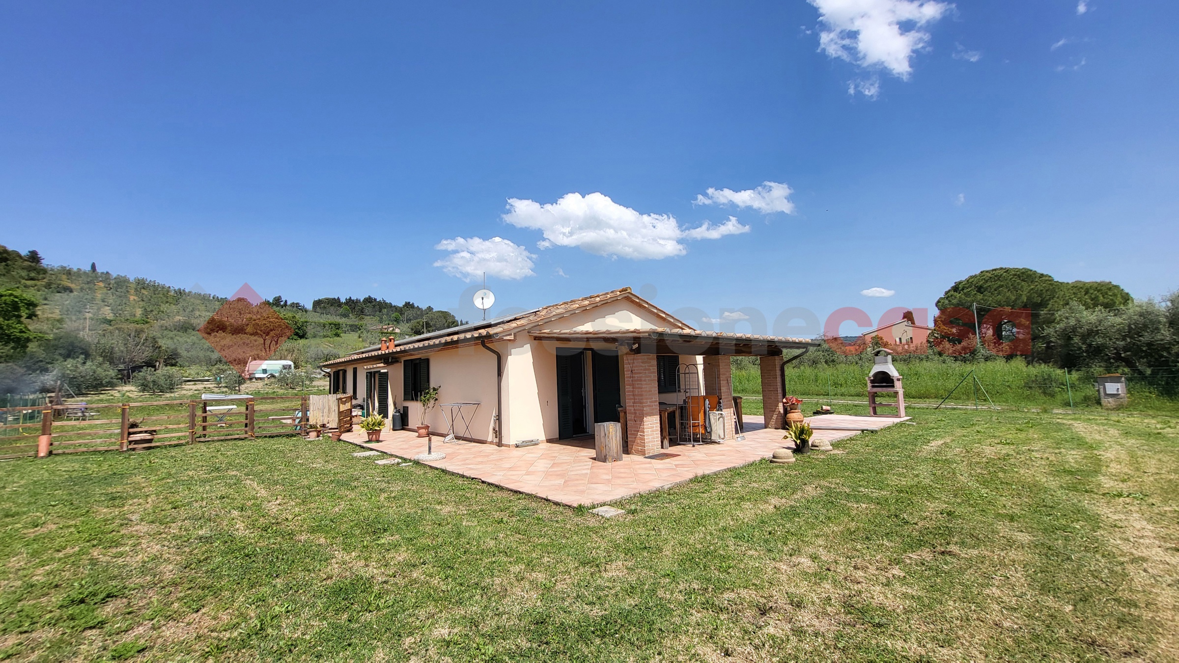 Villa Bifamiliare con giardino a Bibbona