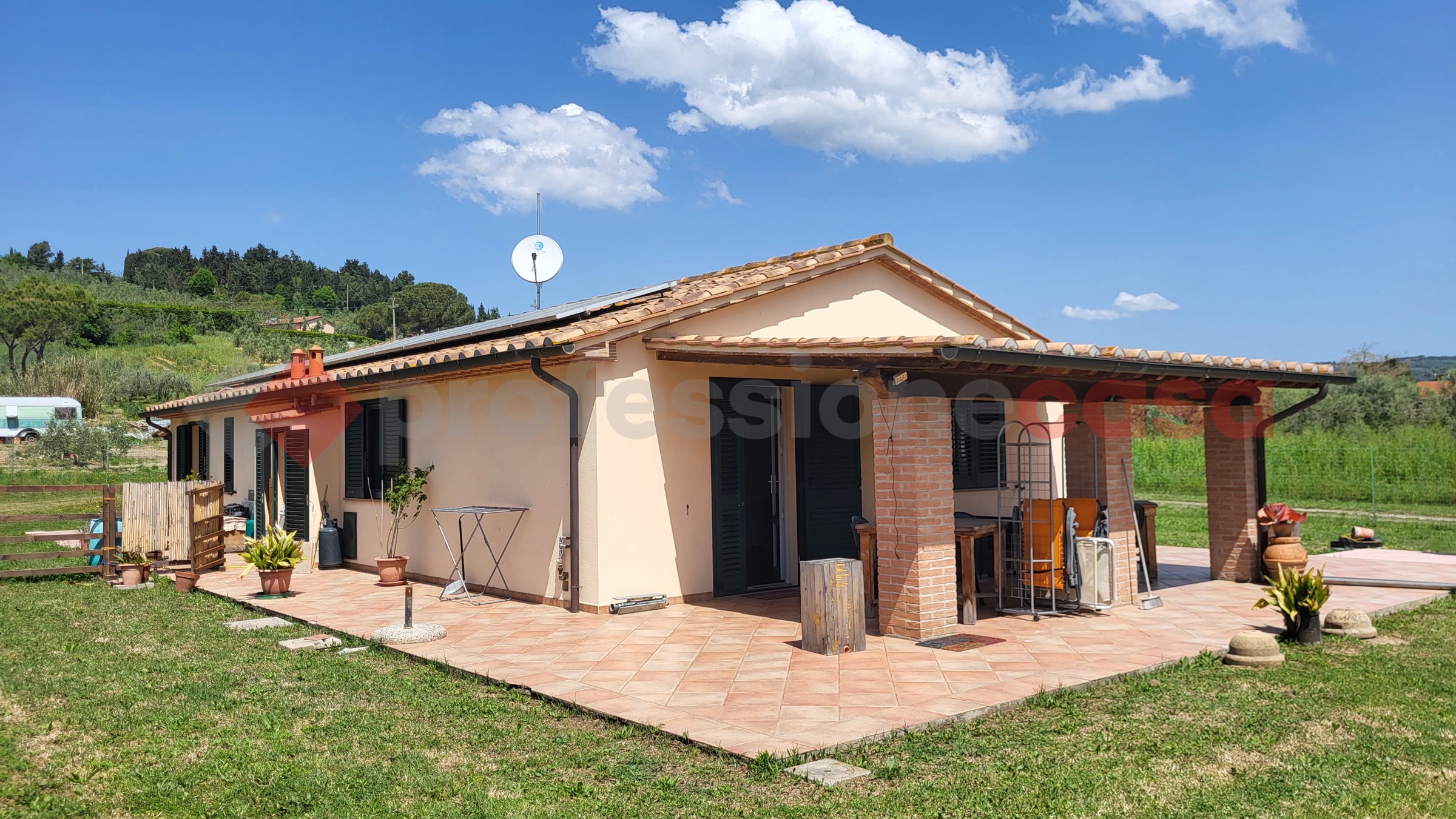 Villa Bifamiliare con giardino a Bibbona