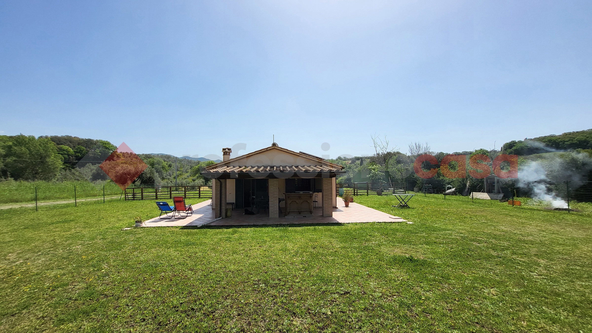 Villa Bifamiliare con giardino a Bibbona