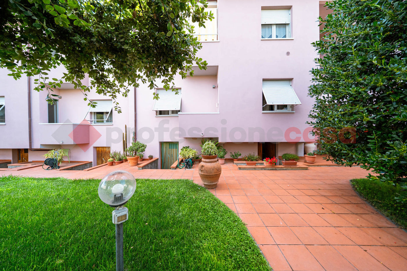 Quadrilocale in vendita a Rosignano Marittimo