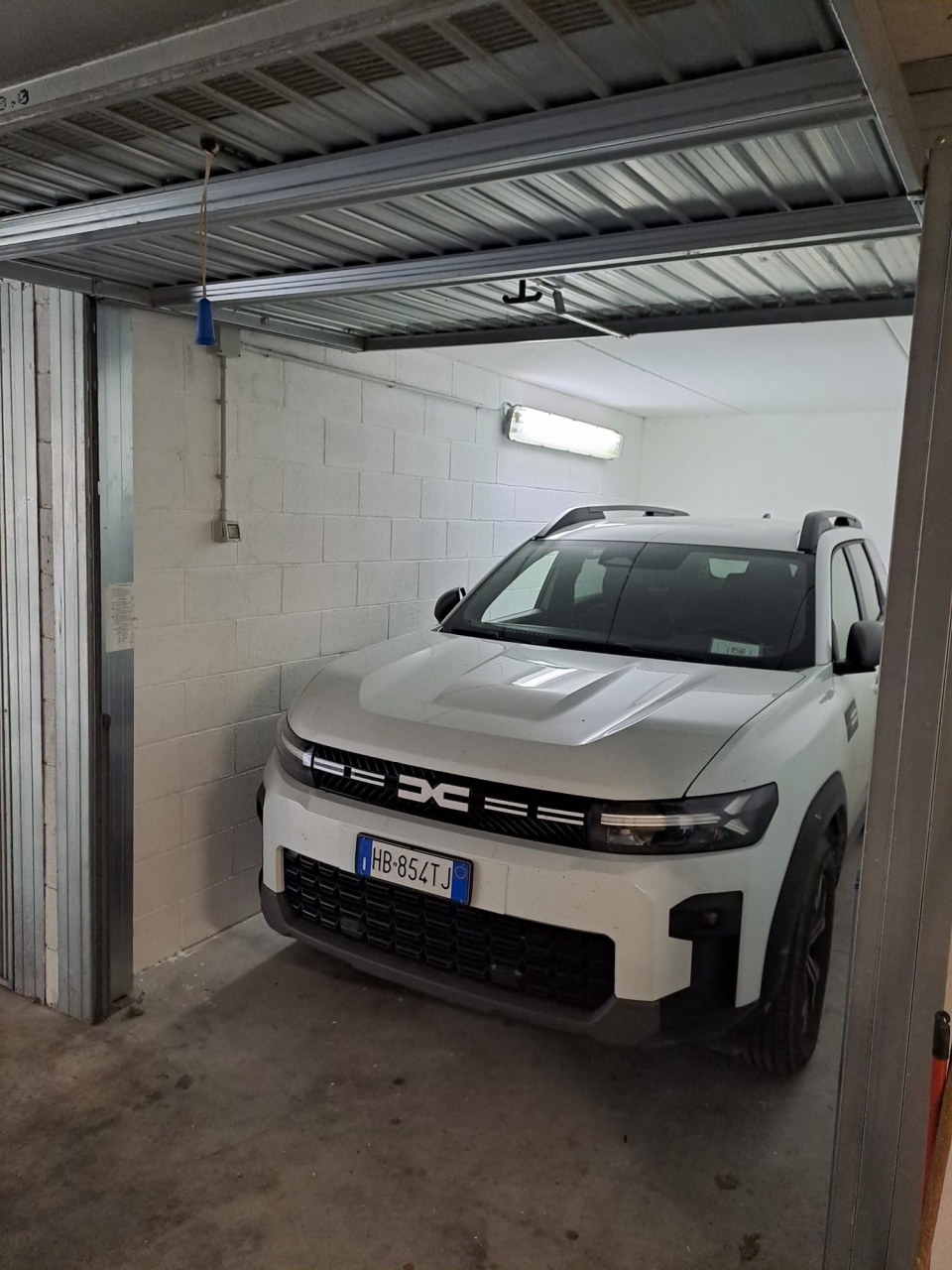 Posto auto coperto con box in via di villa demidoff, Firenze