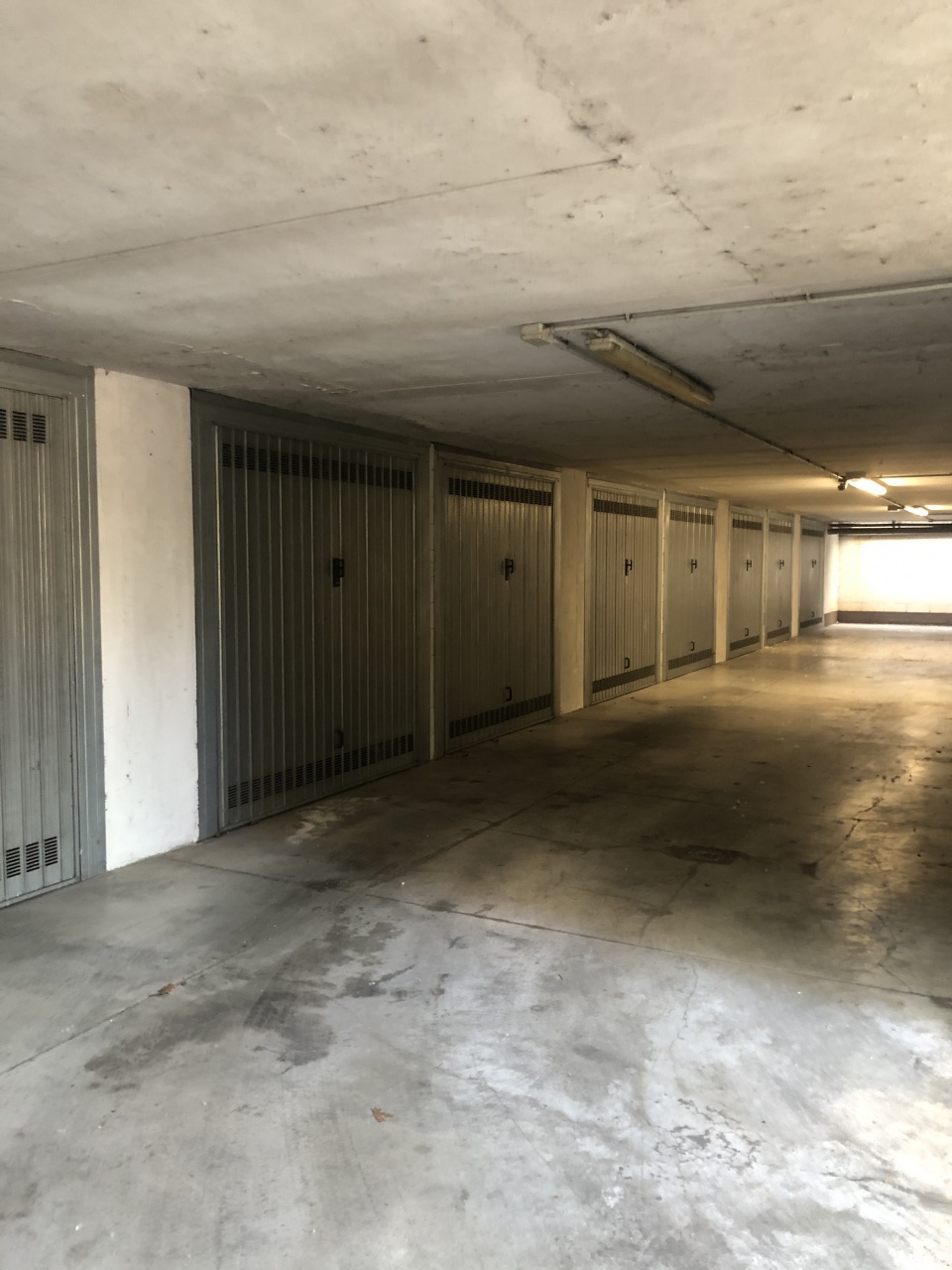 Posto auto coperto con box in via di villa demidoff, Firenze