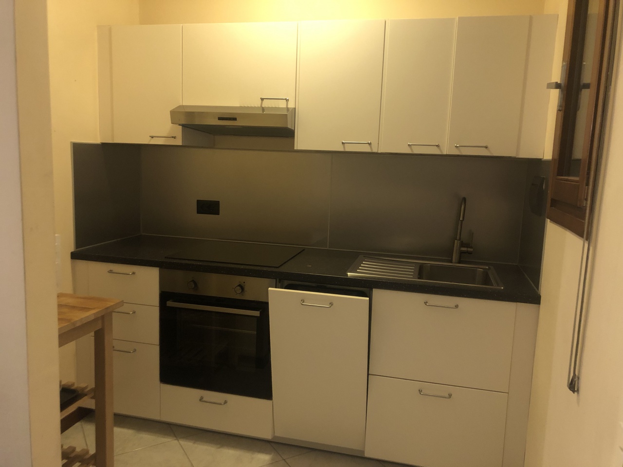 Trilocale arredato in affitto in via del bronzino, Firenze