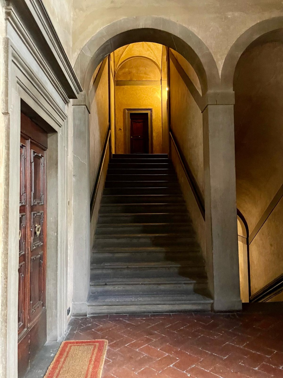 Trilocale arredato in affitto in via alfani, Firenze