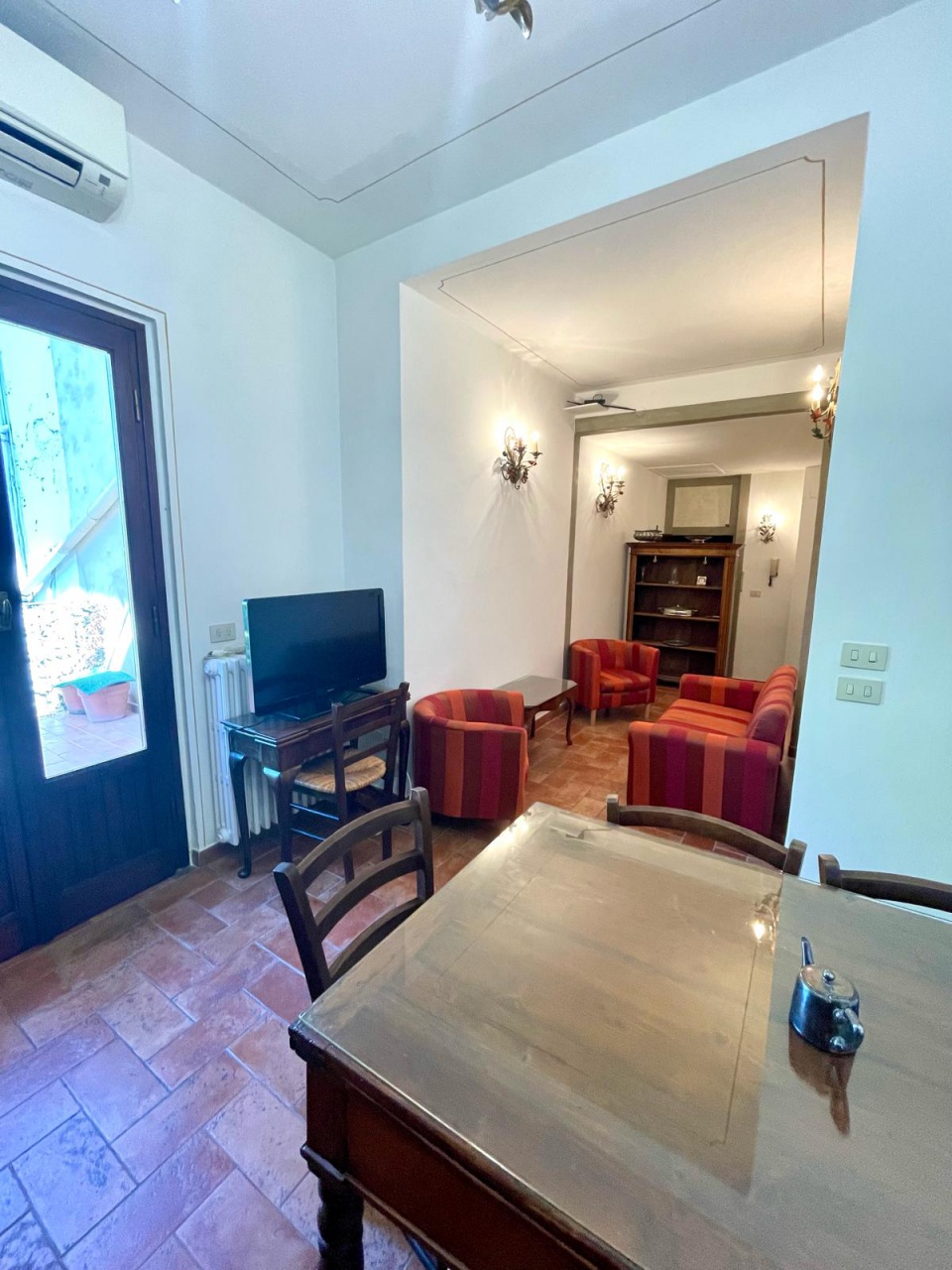 Trilocale arredato in affitto in via alfani, Firenze