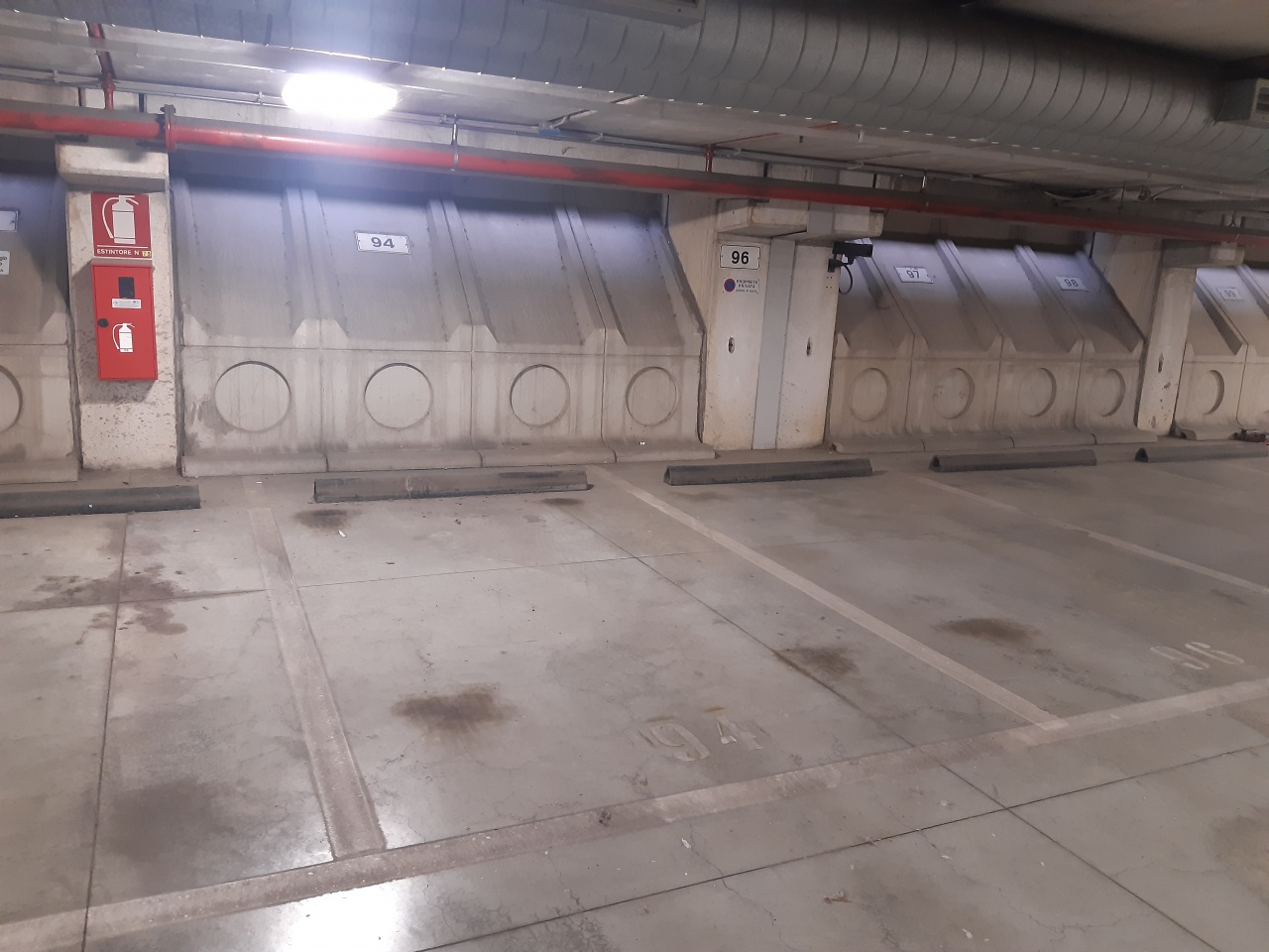 Posto auto coperto in vendita in stazione s.m.n., Firenze