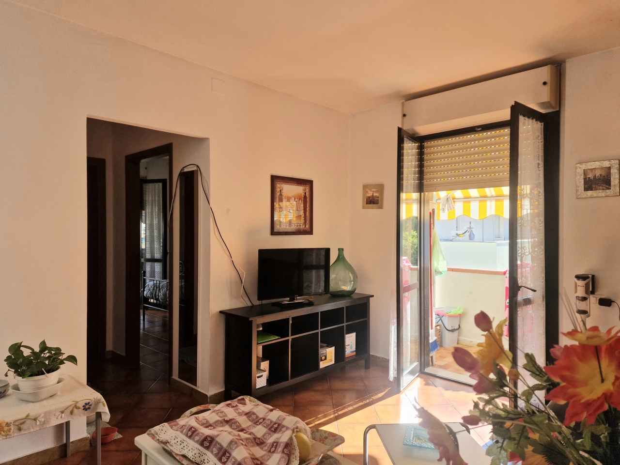 Trilocale con terrazzo a Massa