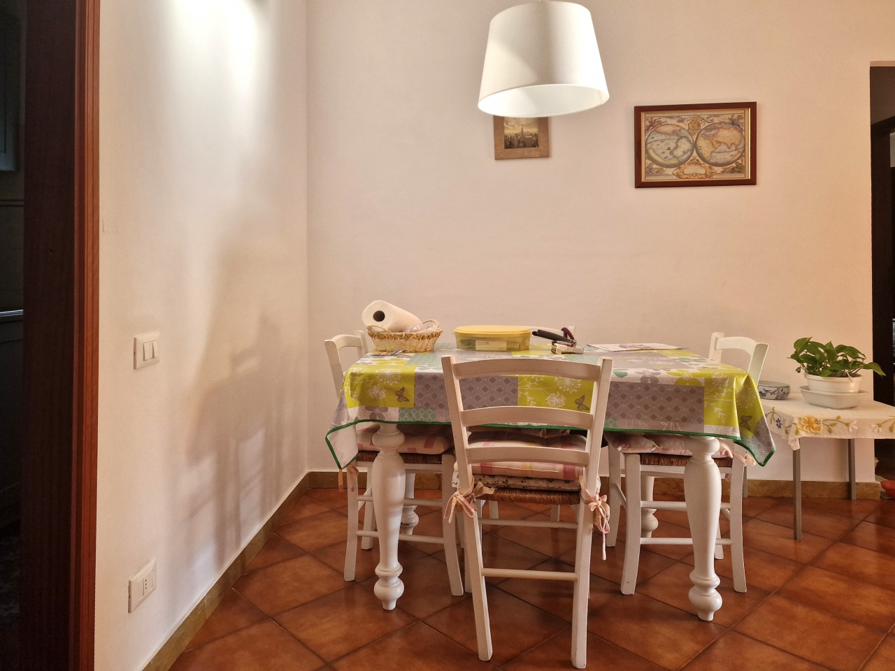 Trilocale con terrazzo a Massa