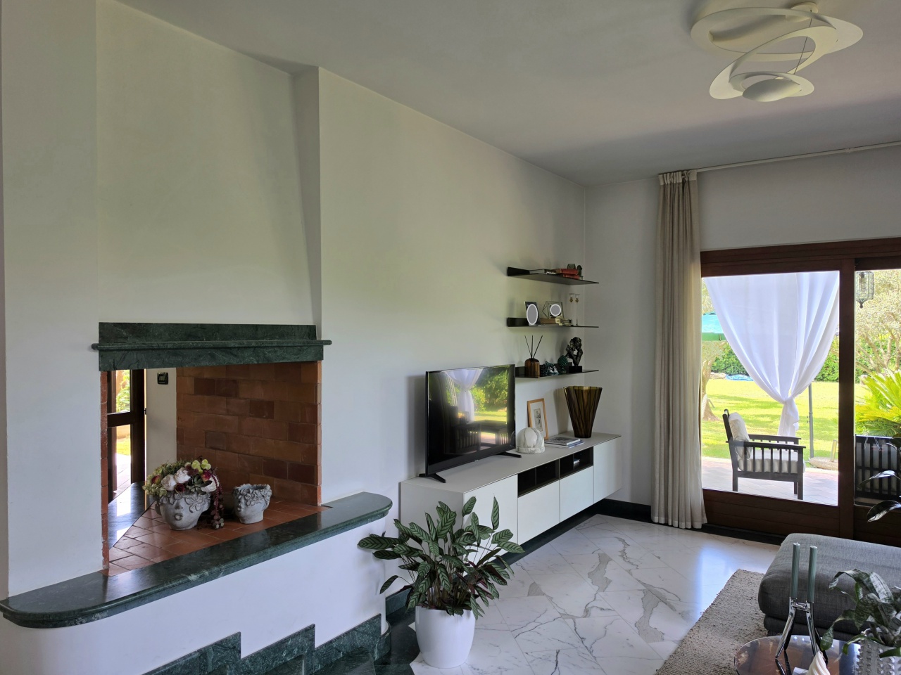 Villa con giardino a Massa