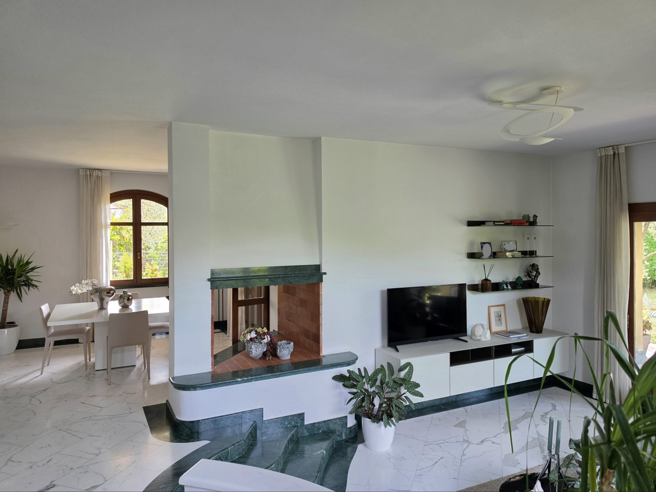Villa con giardino a Massa