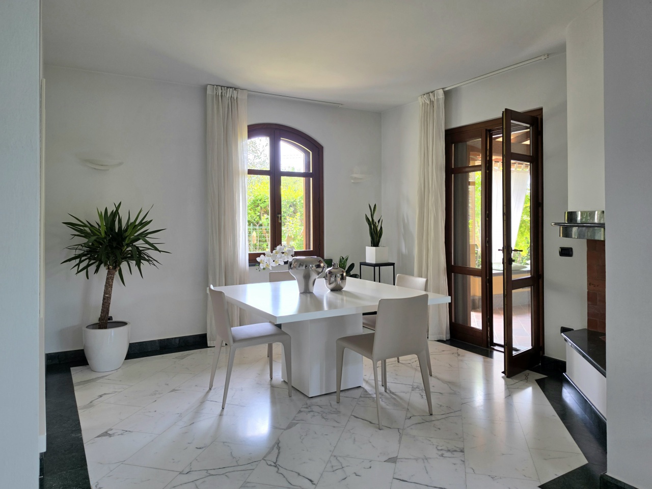 Villa con giardino a Massa