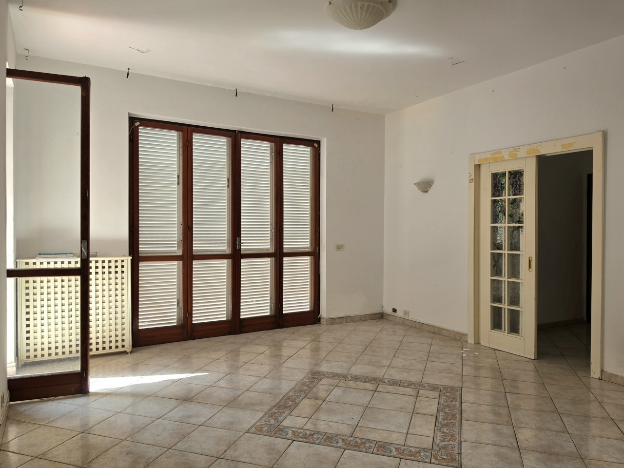Appartamento con terrazzo a Massa
