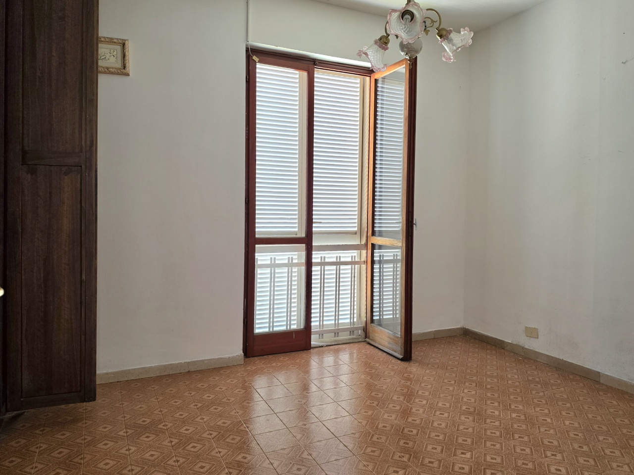 Appartamento con terrazzo a Massa