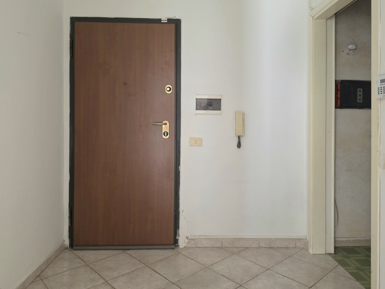 Appartamento con terrazzo a Massa