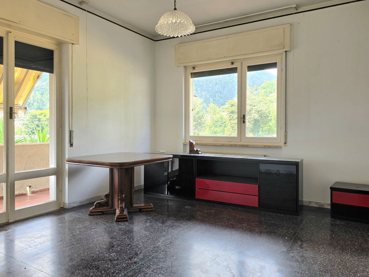 Quadrilocale con terrazzo a Massa