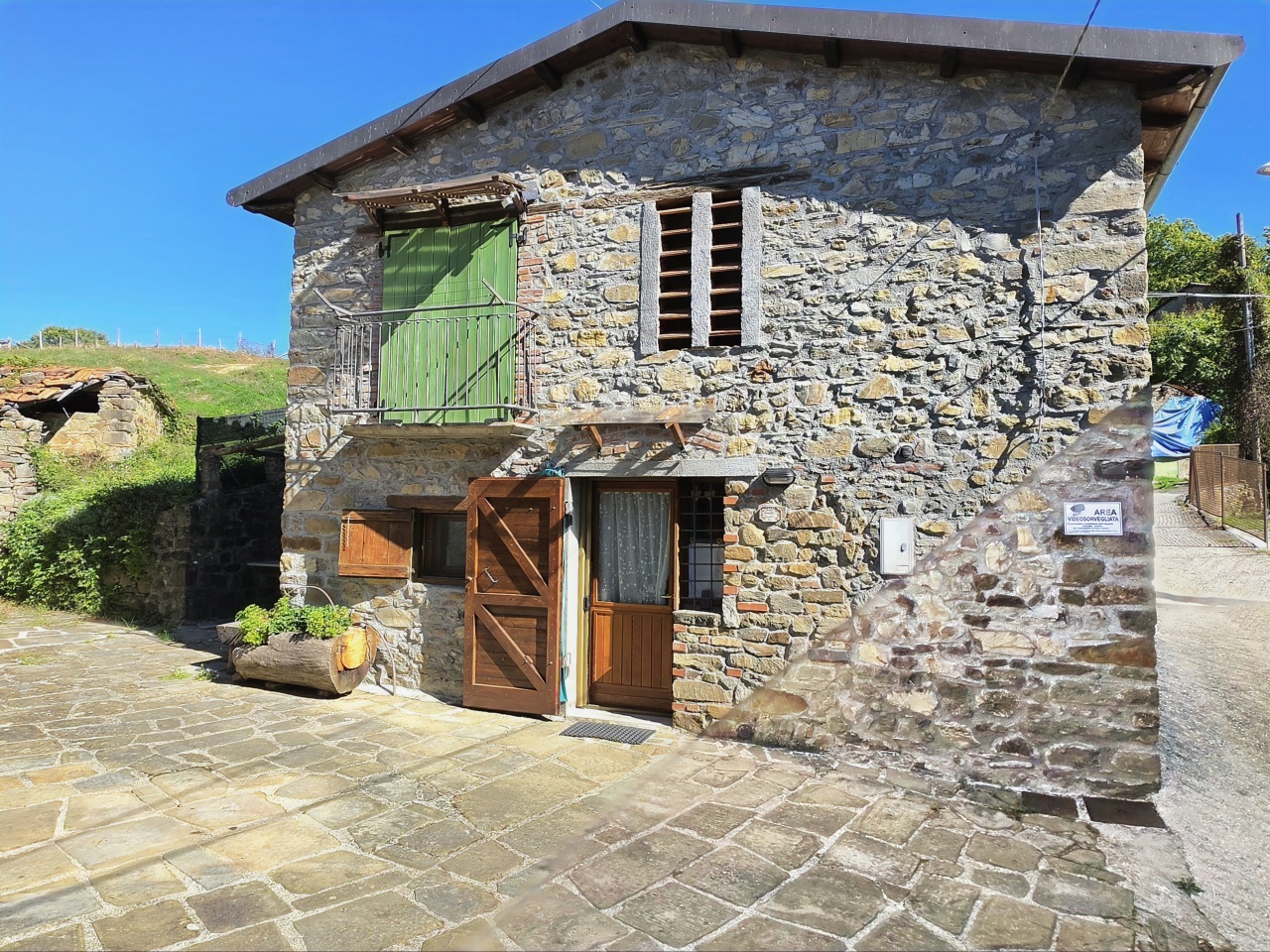 Casa indipendente in vendita a Giuncugnano