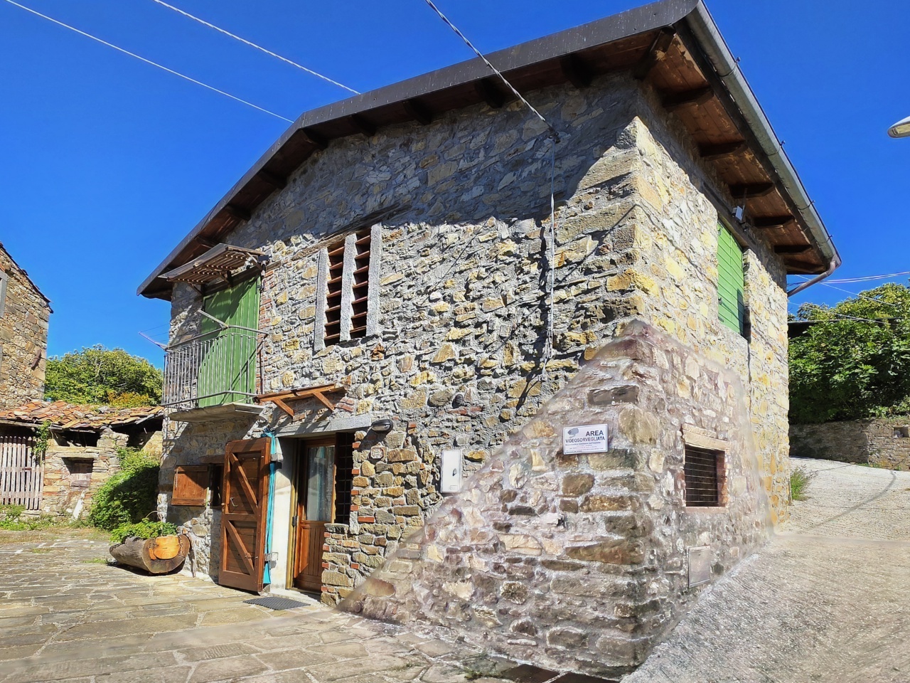 Casa indipendente in vendita a Giuncugnano