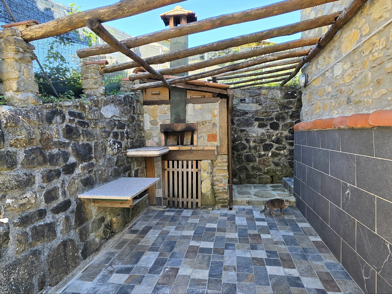 Casa indipendente in vendita a Giuncugnano