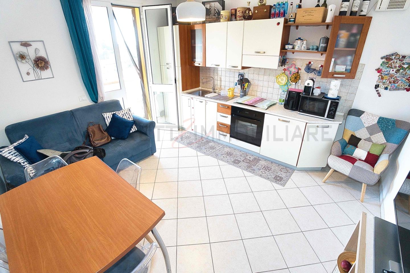 Trilocale con terrazzi a Campiglia Marittima