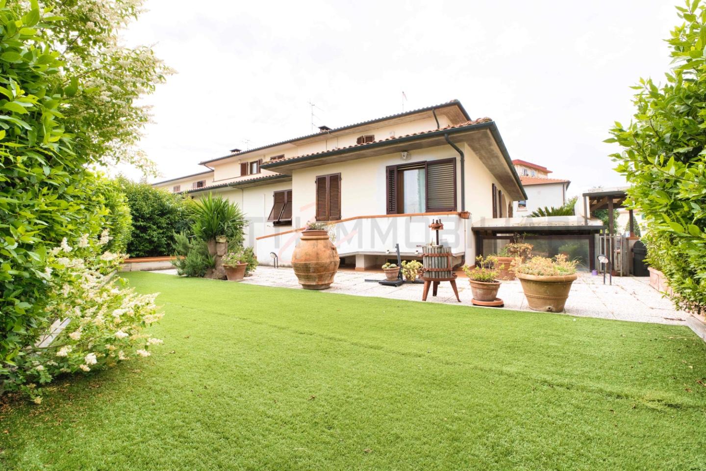 Casa indipendente con giardino, Campiglia Marittima venturina terme