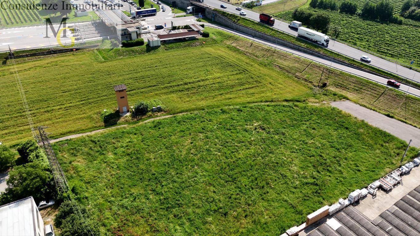 Terreno edificabile in vendita a Gambellara