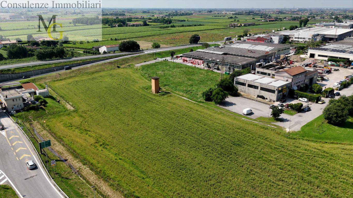 Terreno edificabile in vendita a Gambellara