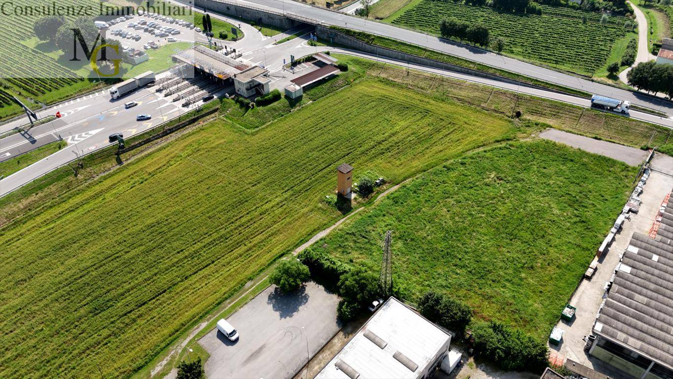 Terreno edificabile in vendita a Gambellara