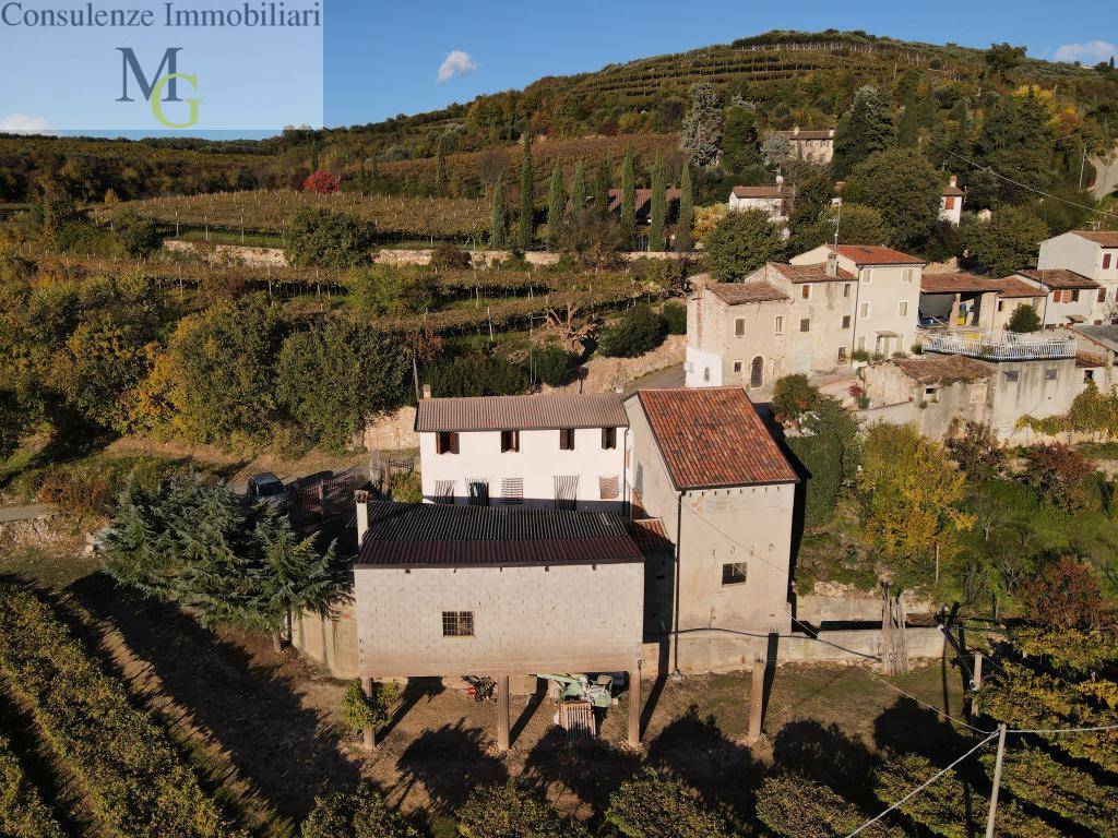 Rustico in vendita a Soave